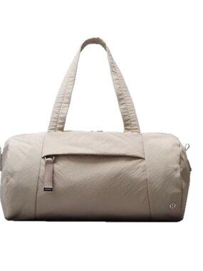 NWT unisex Lululemon On My Level Barrel Duffle Bag 16L